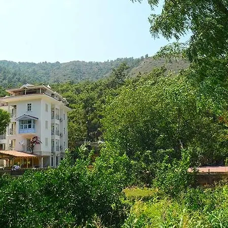 Petunya Boutique