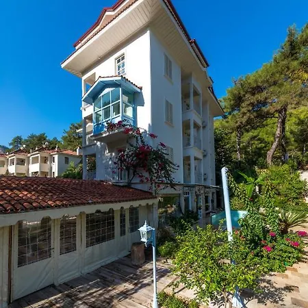 Petunya Boutique İçmeler